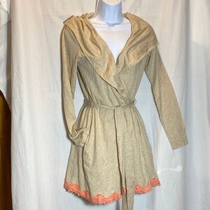 Aerie Women Beige Jersey Hooded Robe with Coral Lace Trim - size XS/S